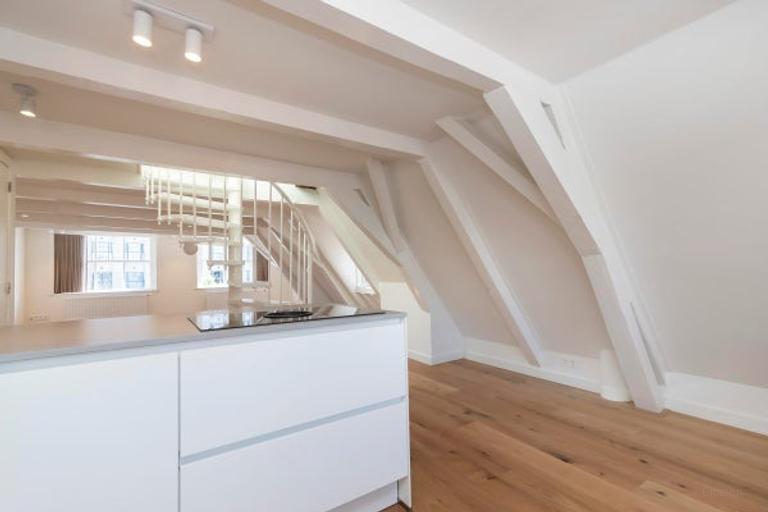 Double upper-floor apartment with terrace on the Singel - Image 19