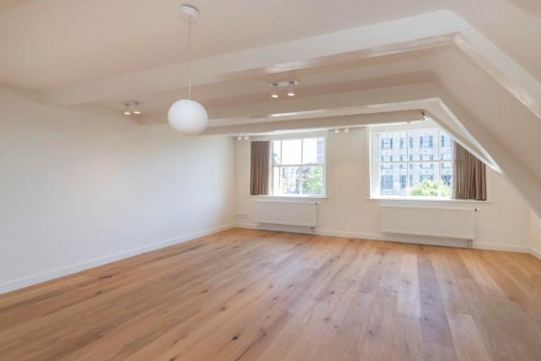 Double upper-floor apartment with terrace on the Singel - Image 8