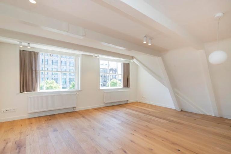 Double upper-floor apartment with terrace on the Singel - Image 9