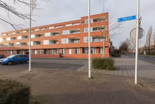 106 m² corner apartment with south-facing balcony