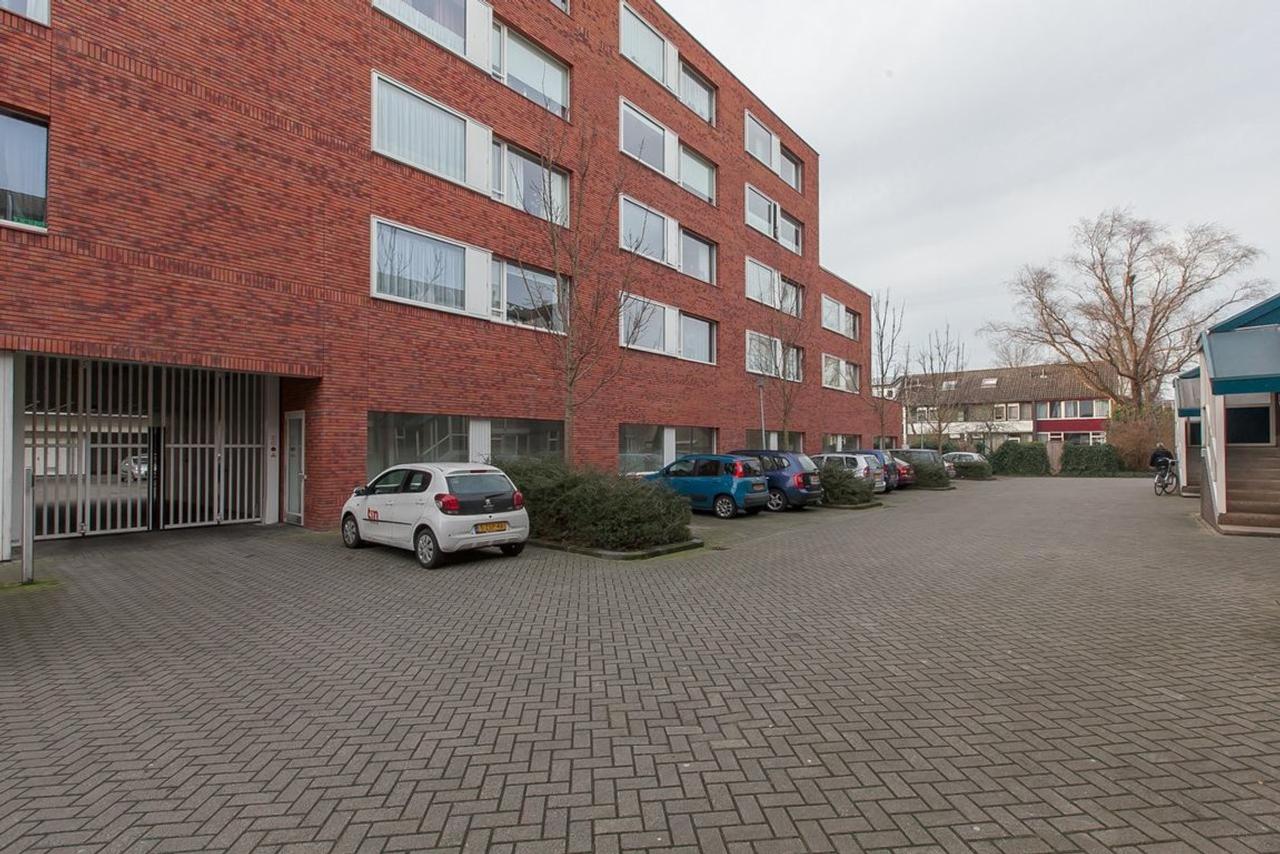 106 m² corner apartment with south-facing balcony - Image 4