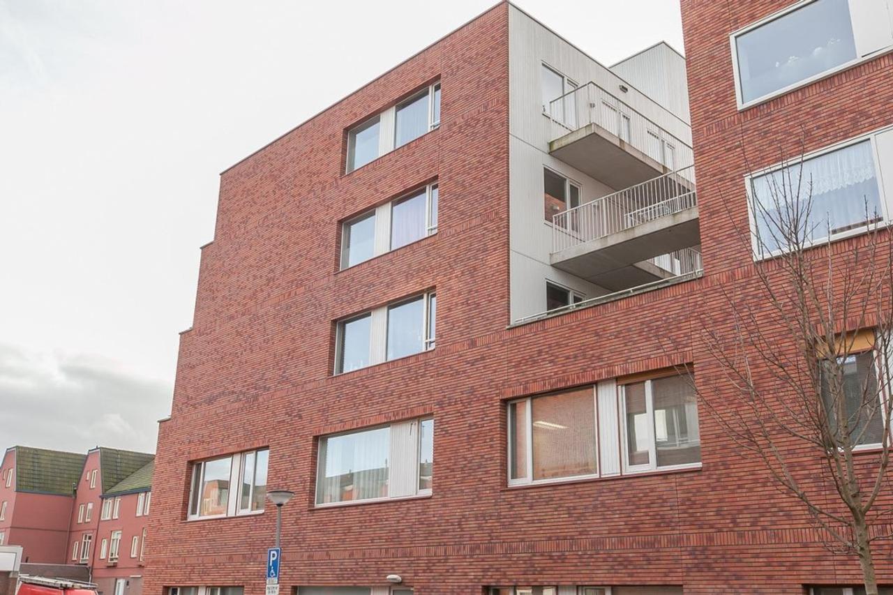 106 m² corner apartment with south-facing balcony - Image 2