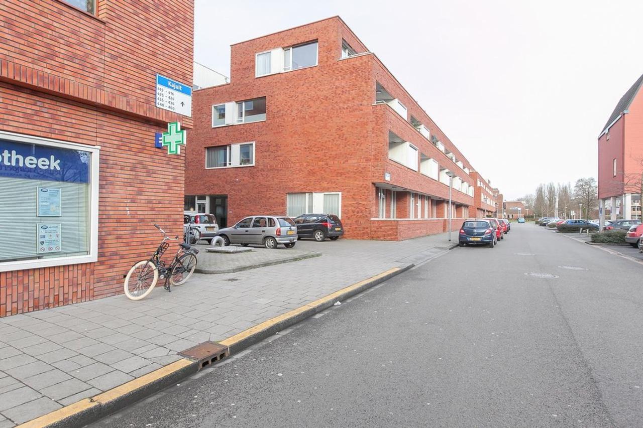 106 m² corner apartment with south-facing balcony - Image 8