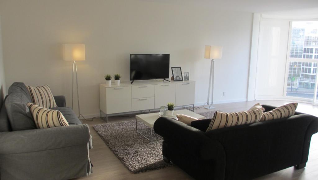 Renovated 85m² apartment on Weena - Image 2