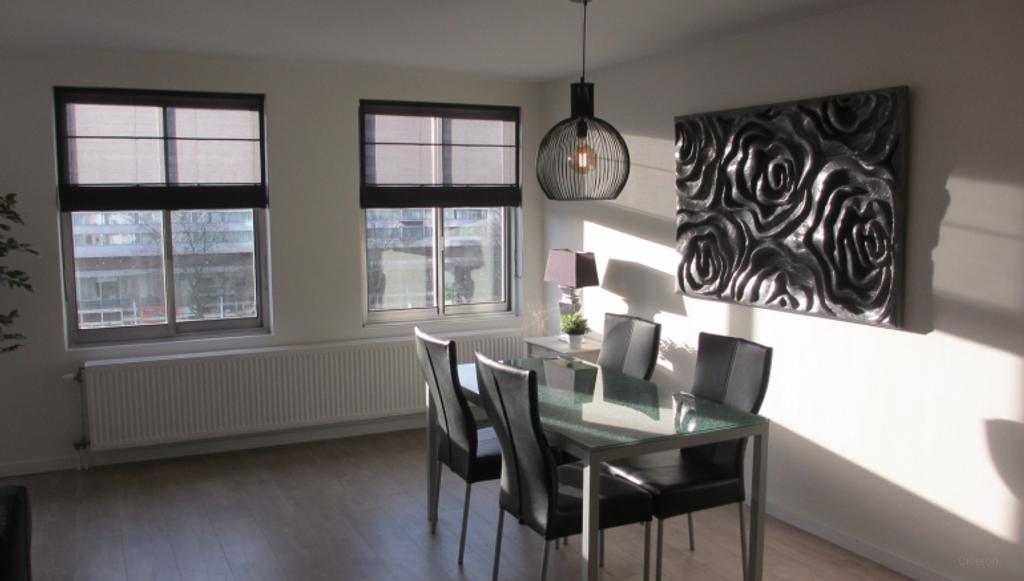 Renovated 85m² apartment on Weena - Image 3