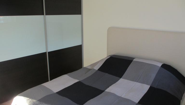 Renovated 85m² apartment on Weena - Image 9