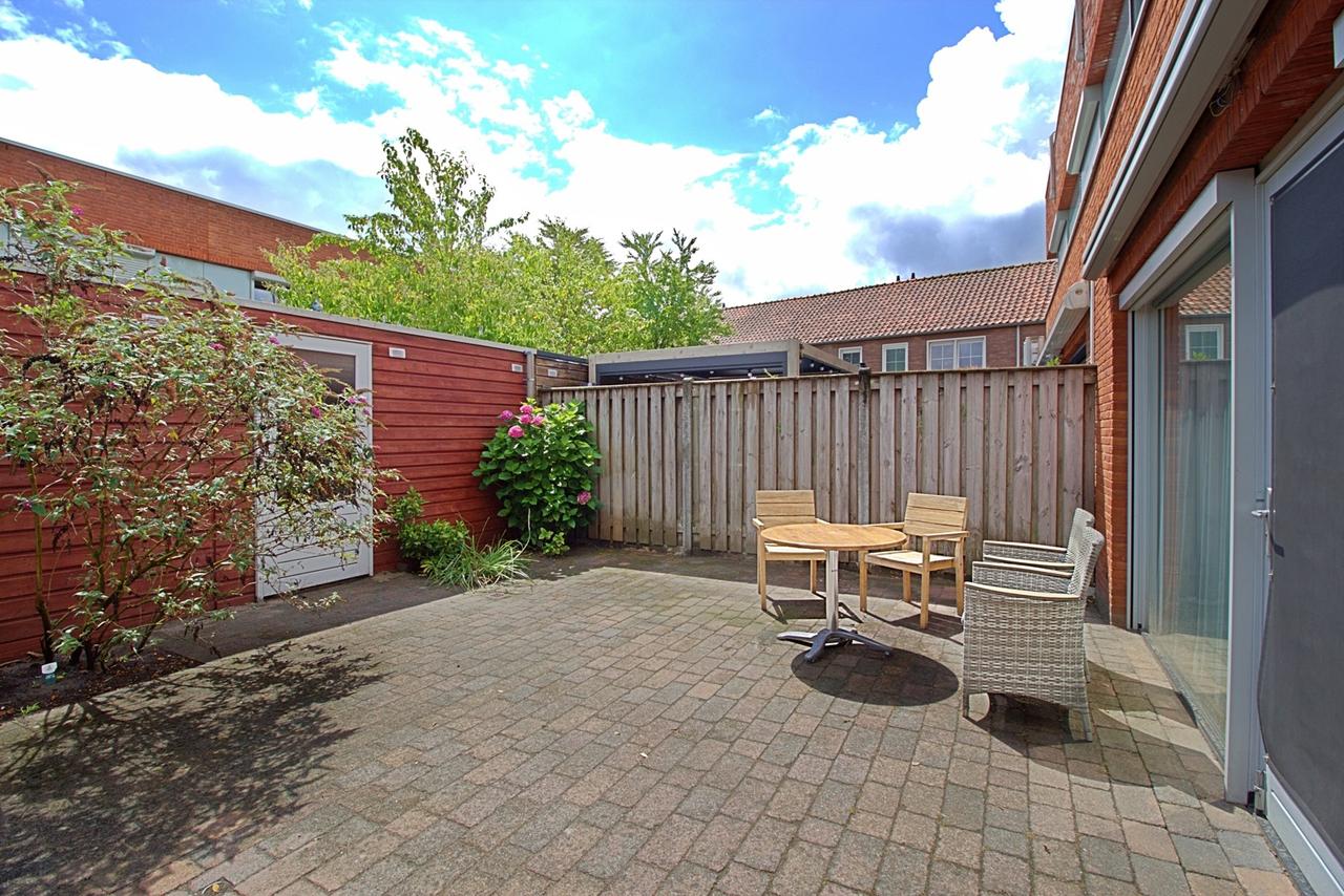 Furnished house with garden in Tilburg - Image 9