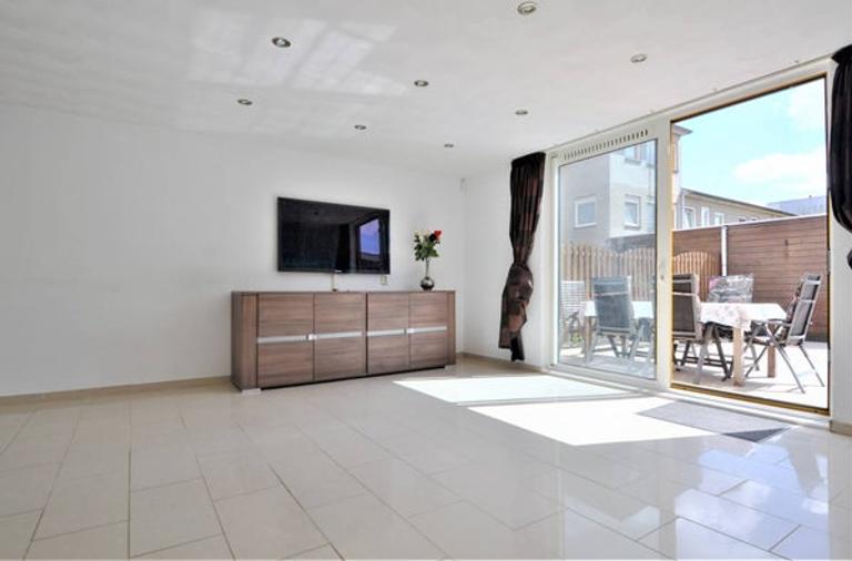 4-bedroom house with garden and roof terrace - Image 10