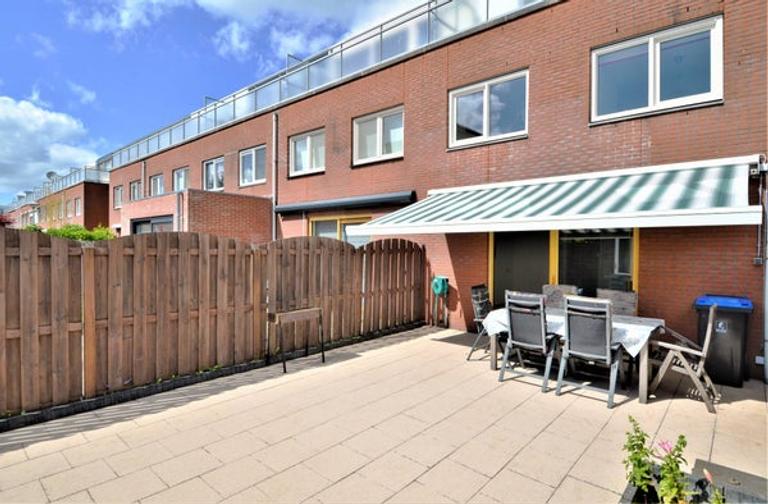 4-bedroom house with garden and roof terrace - Image 16