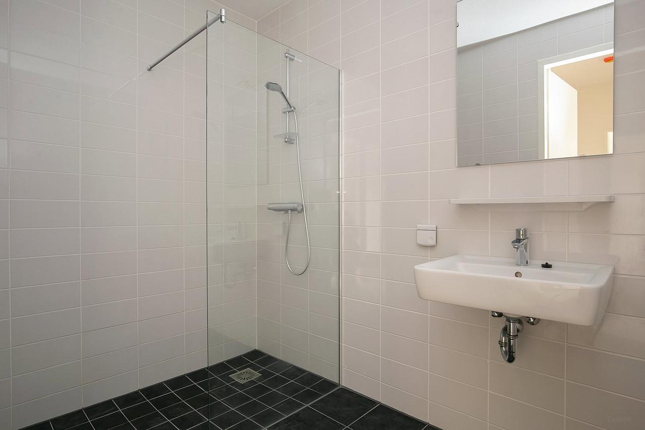 3-room apartment with southwest-facing balcony - Image 14