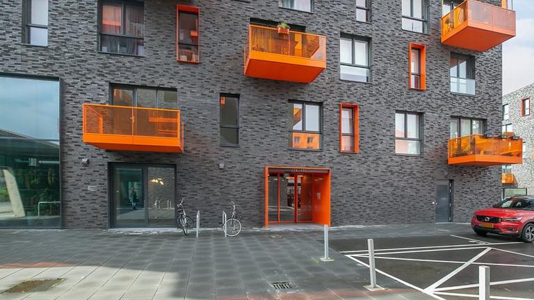 3-room apartment with southwest-facing balcony - Image 5