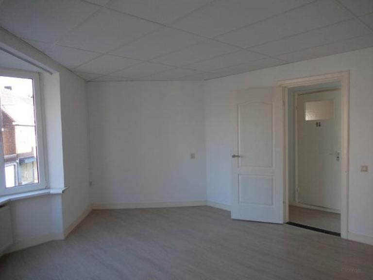 65 m² apartment directly on the Markt in Geleen - Image 5