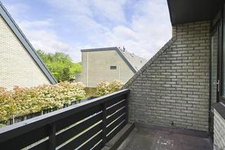 Family Home of 112 m² on the Water in Wassenaar - Image 12