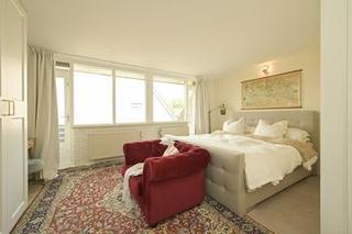 Family Home of 112 m² on the Water in Wassenaar - Image 11