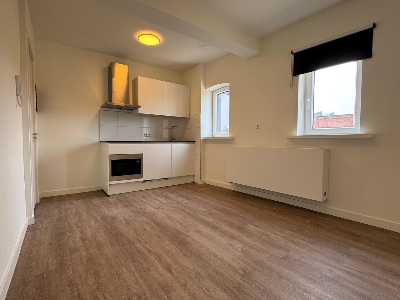 Bright room with kitchen in Helpman - Image 8