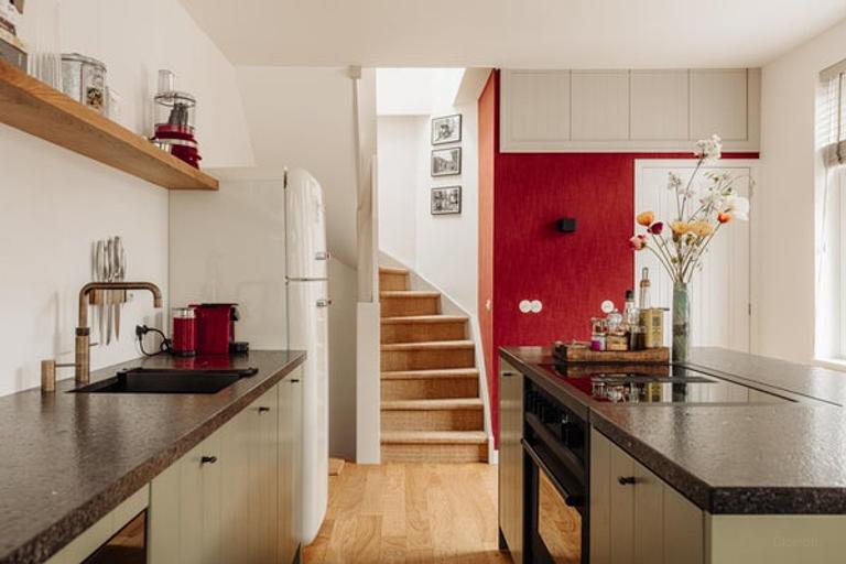 Gas-free, double upper house in the Jordaan - Image 7