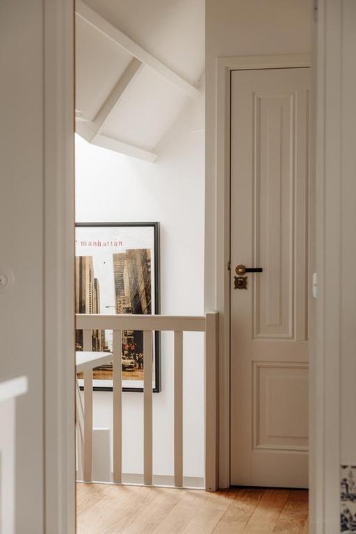 Gas-free, double upper house in the Jordaan - Image 23