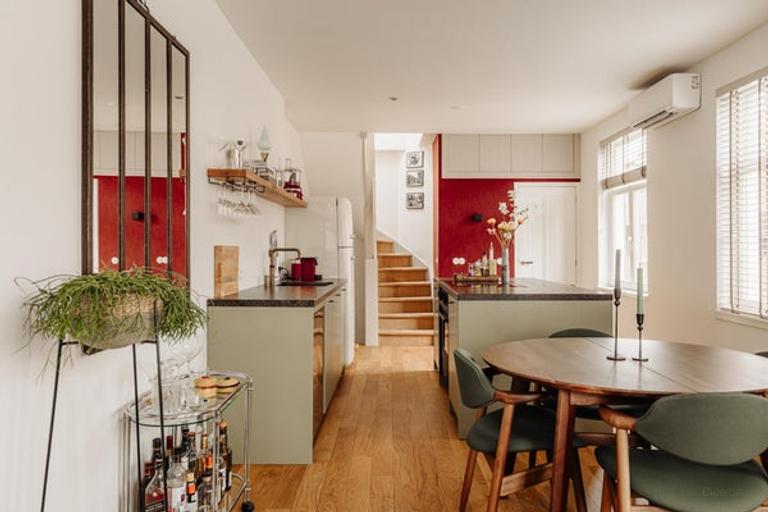 Gas-free, double upper house in the Jordaan - Image 6