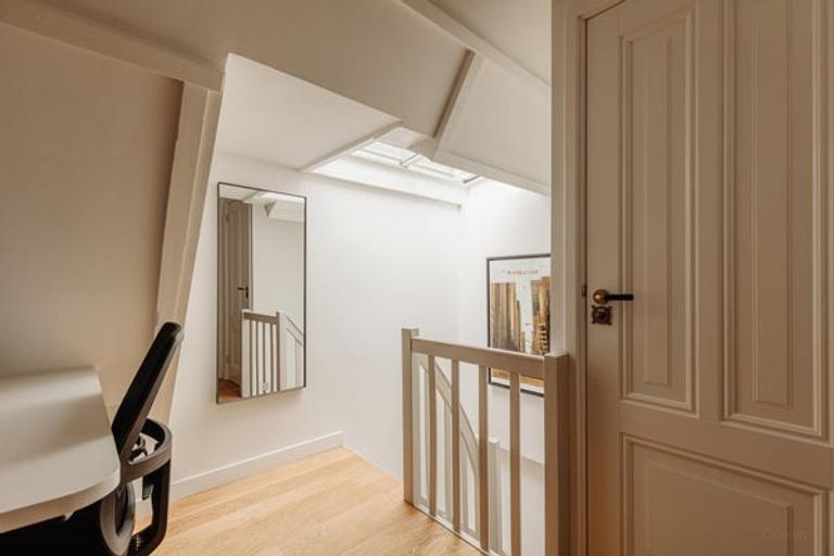 Gas-free, double upper house in the Jordaan - Image 14