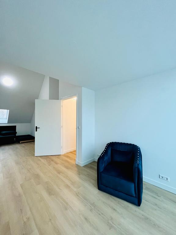 Furnished 4-Bedroom House with Garden - Image 42
