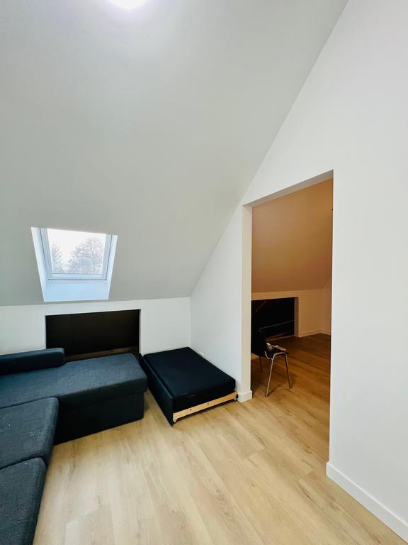 Furnished 4-Bedroom House with Garden - Image 44