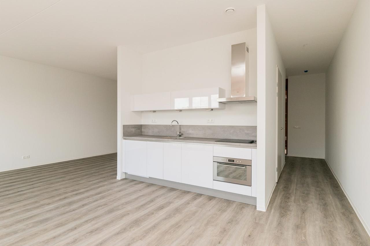 Bright 61m² studio on the 9th floor in Strijp-S - Image 11