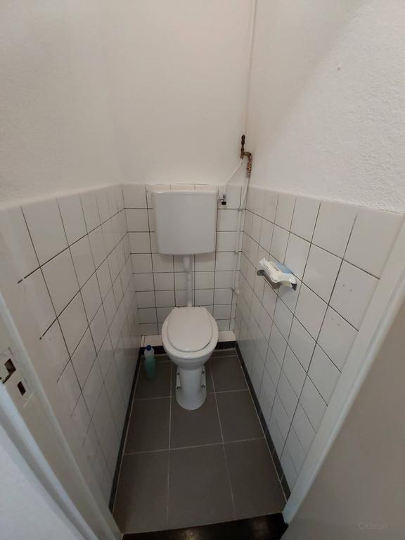 Bright 4-room apartment in the center of Brunssum - Image 15