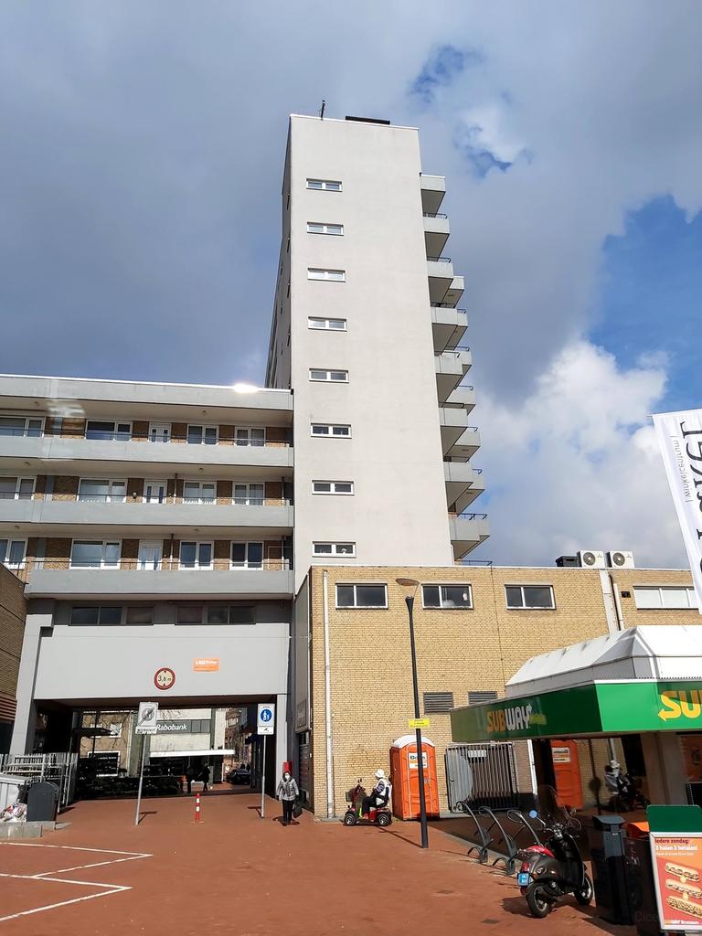 Bright 4-room apartment in the center of Brunssum - Image 1