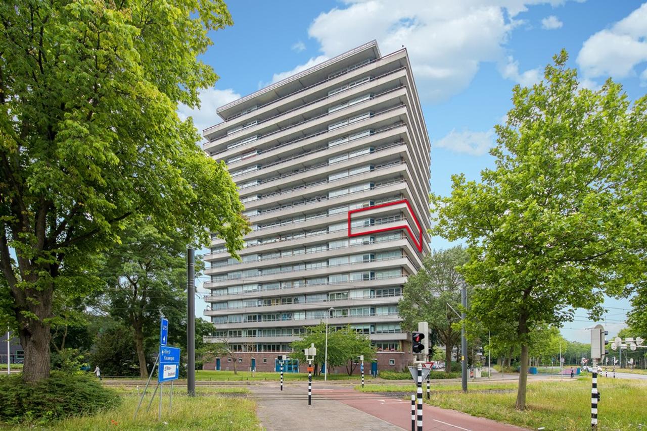 112m² apartment on the 14th floor - Image 1
