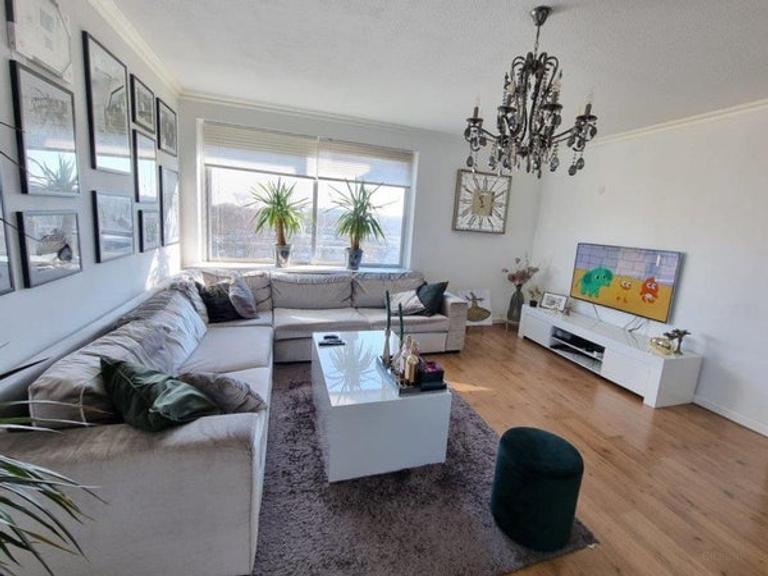 Furnished apartment (84m²) with south-facing balcony in Uithoorn - Image 3
