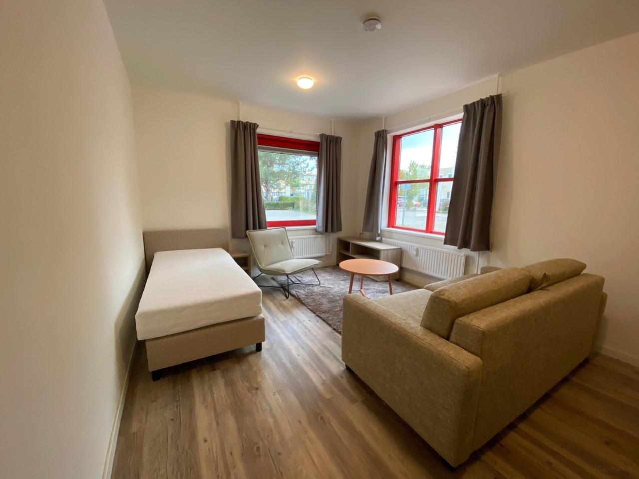 Furnished studio in Rijnoord - Image 1