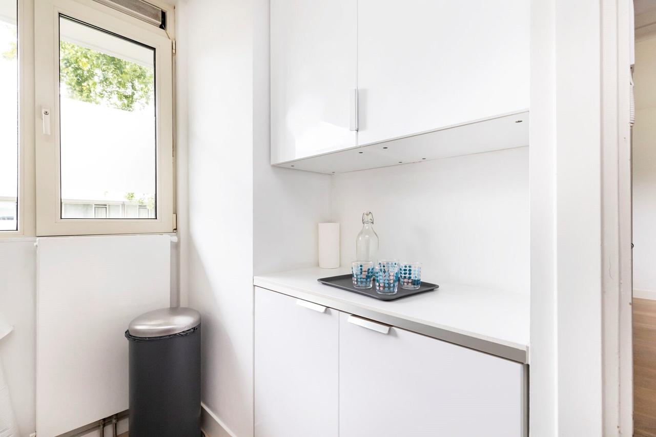 Gemeubileerd 3-kamer appartement in Buitenveldert - Afbeelding 14