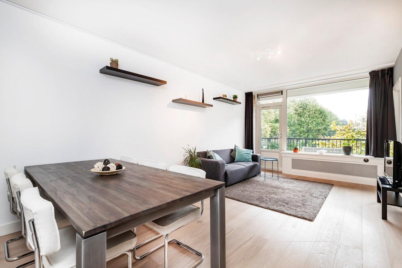 Gemeubileerd 3-kamer appartement in Buitenveldert - Afbeelding 1
