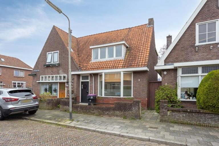 1930s Semi-Detached House near Julianapark - Image 1