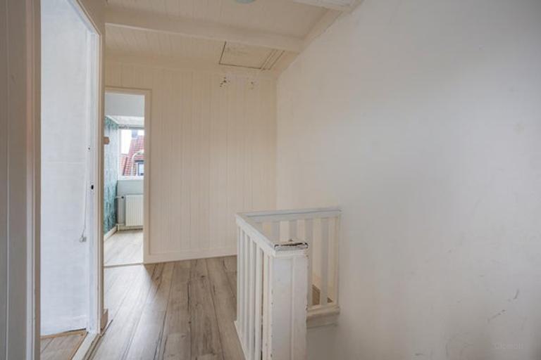 1930s Semi-Detached House near Julianapark - Image 15