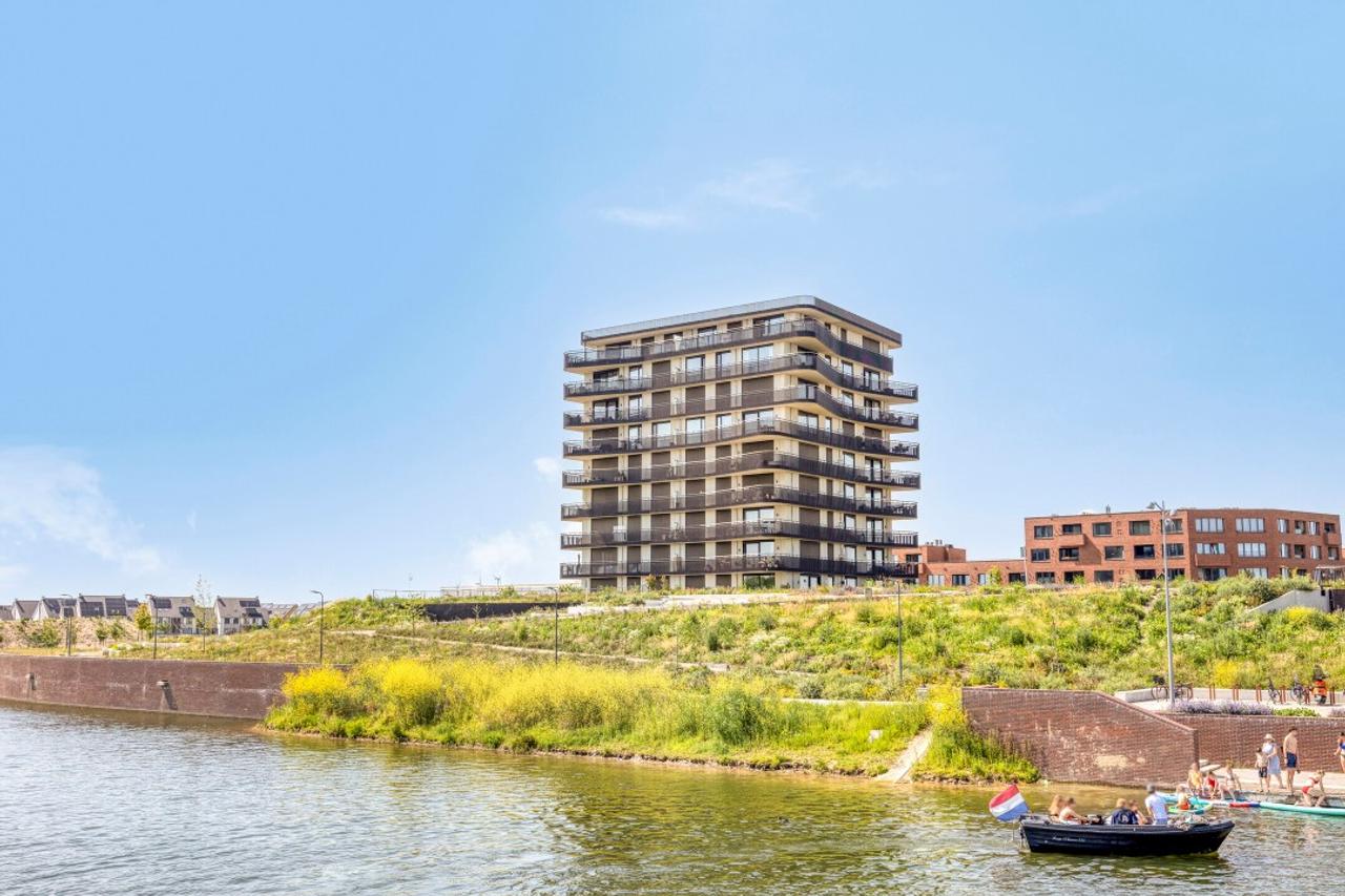 A+++ apartment on the waterfront - Image 1