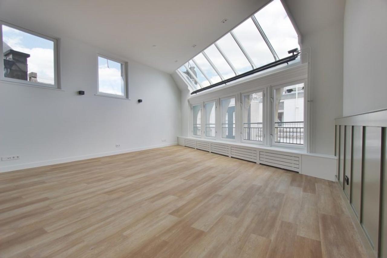 115 m² Loft in the Heart of Amsterdam - Image 2