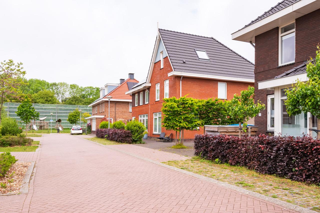 Semi-detached house with garden in Alkmaar - Image 2