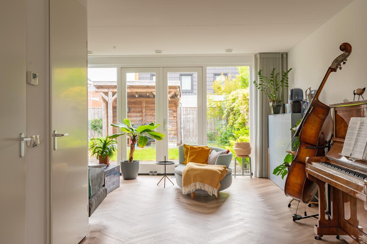 Semi-detached house with garden in Alkmaar - Image 3