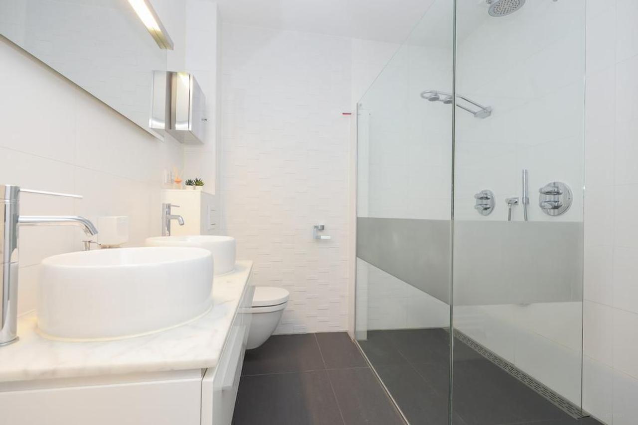 70 m² apartment with garden and garden office in South - Image 12