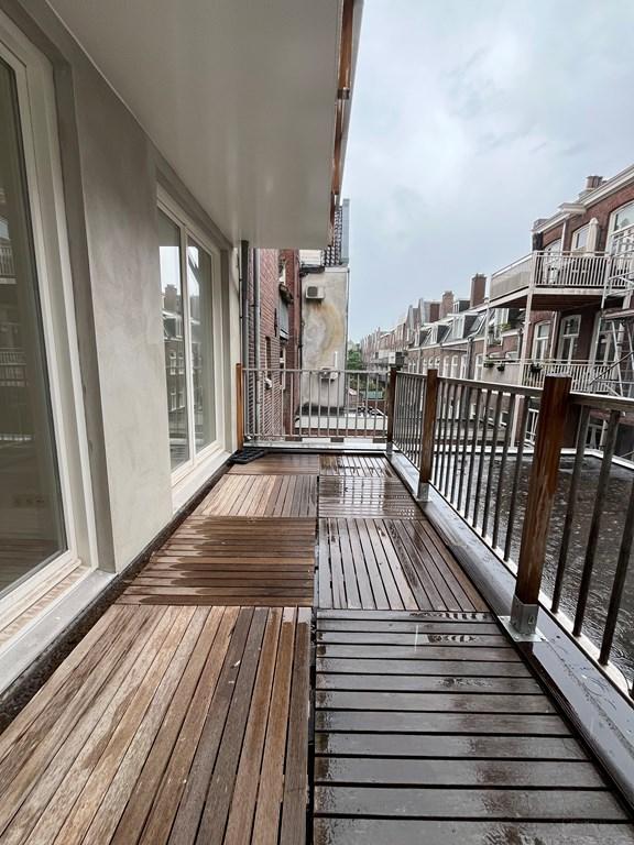 Apartment with Terrace in De Pijp - Image 4