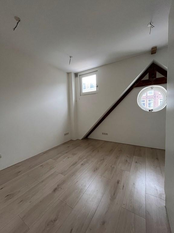 Apartment with Terrace in De Pijp - Image 5