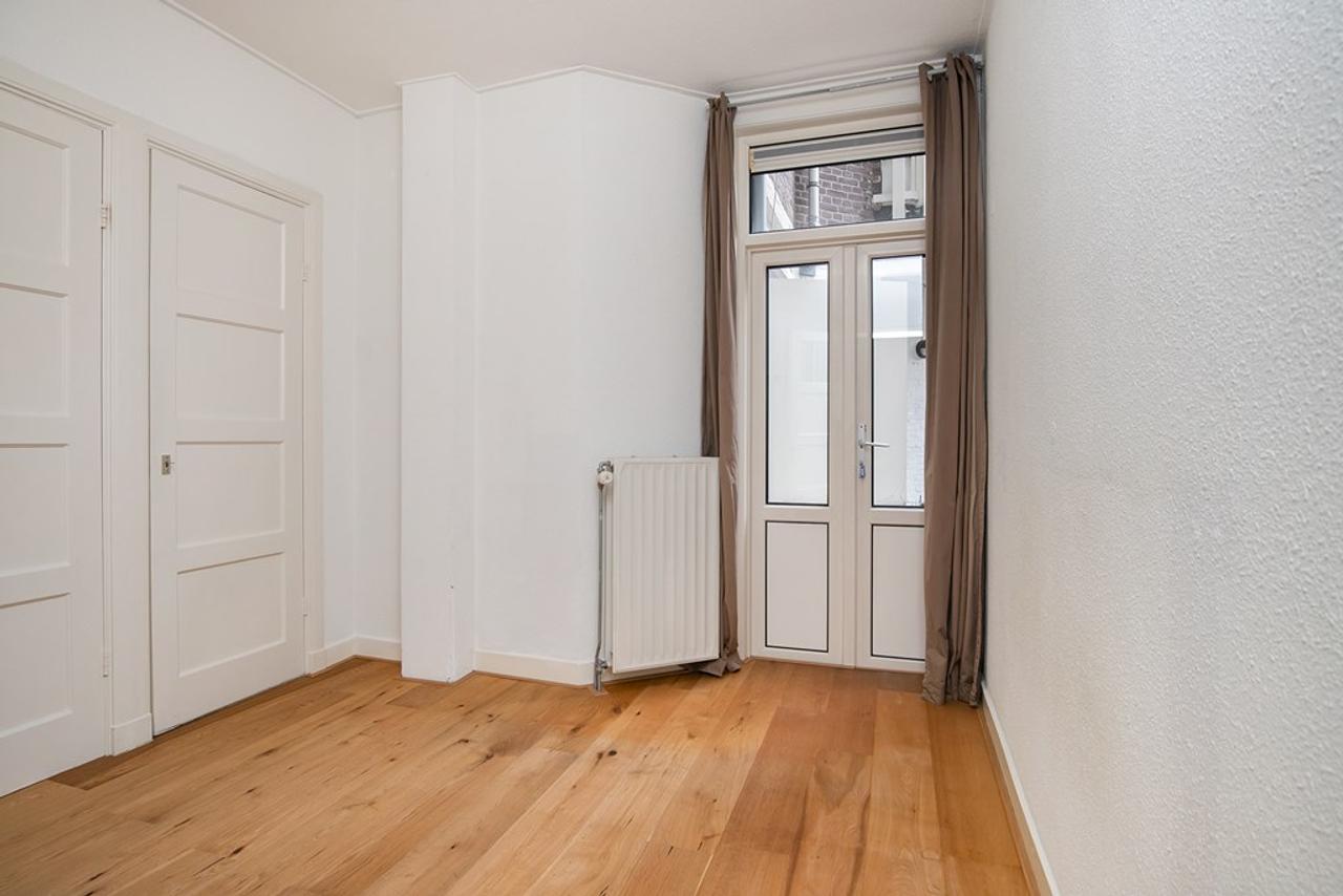 3-room apartment with south-facing garden - Image 9