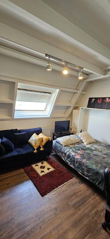 Furnished studio (A++) near Westerhaven - Image 8