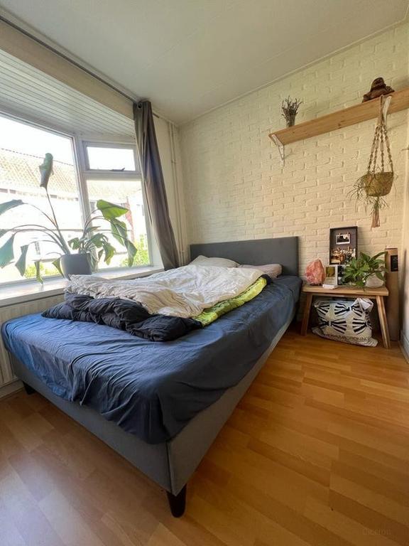 Studio with balcony in Zeeheldenbuurt - Image 4