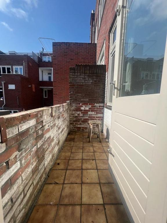 Studio with balcony in Zeeheldenbuurt - Image 6