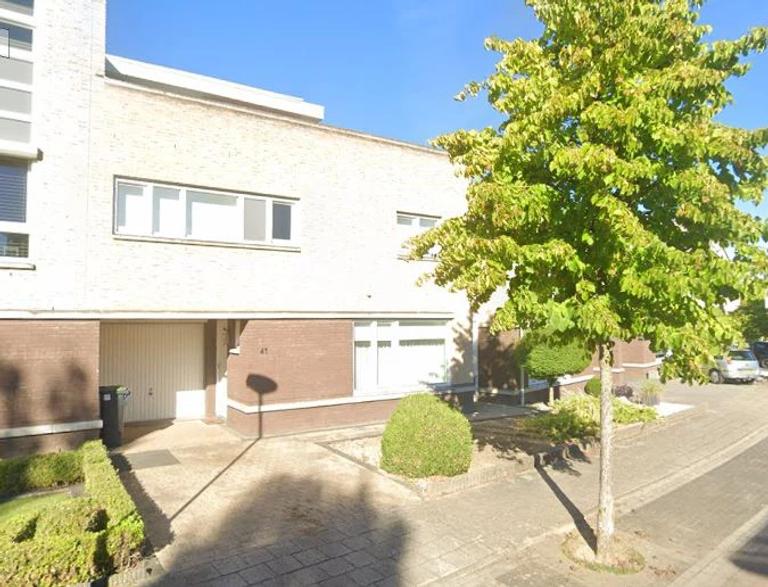 House with garage and garden in Elsloo - Image 1