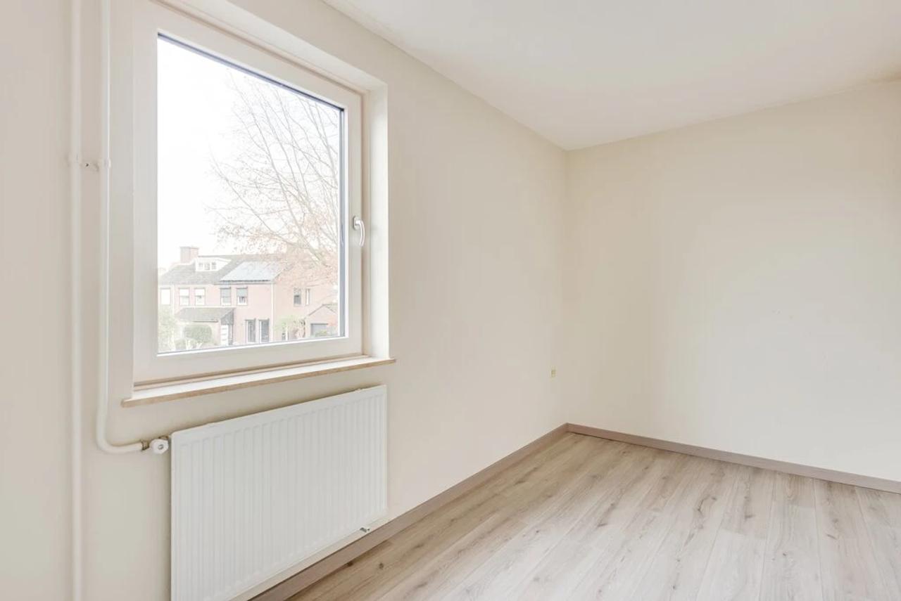 2-onder-1-kapwoning met garage en tuin in Sittard - Afbeelding 18