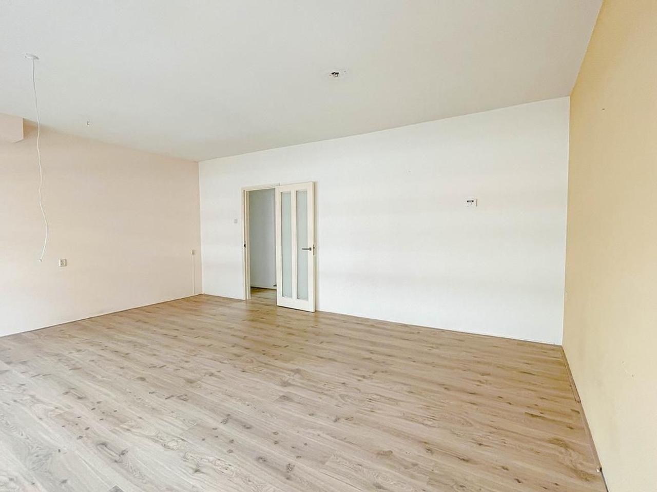 Upper-floor apartment of 110m2 in the center of Woerden - Image 3