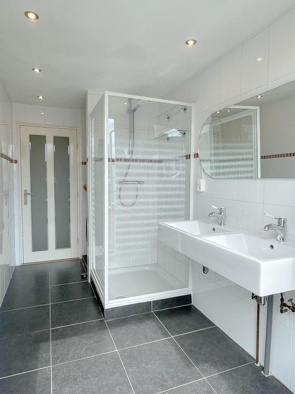 Upper-floor apartment of 110m2 in the center of Woerden - Image 19